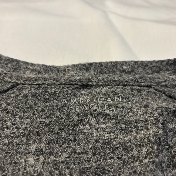 🖤 American Eagle Thermal Henley Top - Cozy & Loose Fit - Size M 🖤 - Picture 4 of 5